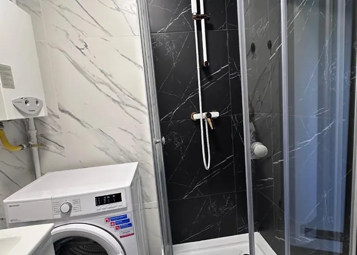 Antracyt Centrum 2-bedroom * צ'סטוצ'ובה